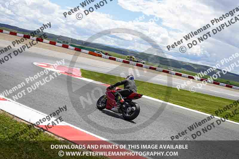 cadwell no limits trackday;cadwell park;cadwell park photographs;cadwell trackday photographs;enduro digital images;event digital images;eventdigitalimages;navarra;no limits trackdays;peter wileman photography;racing digital images;trackday digital images;trackday photos